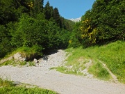 06 fino al canale dove parcheggio l'auto e prendo il sentiero. a dx.....